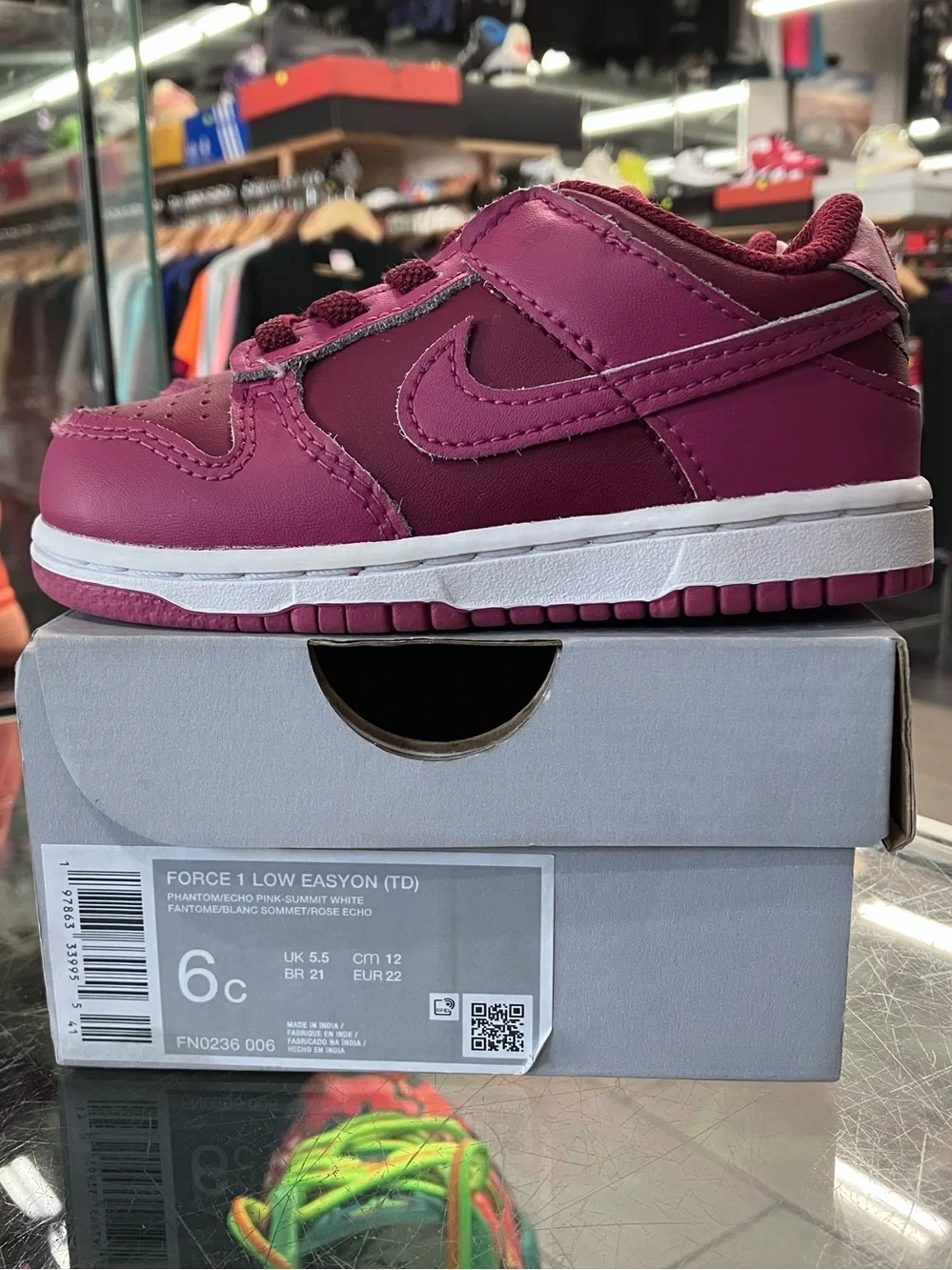 Nike box included